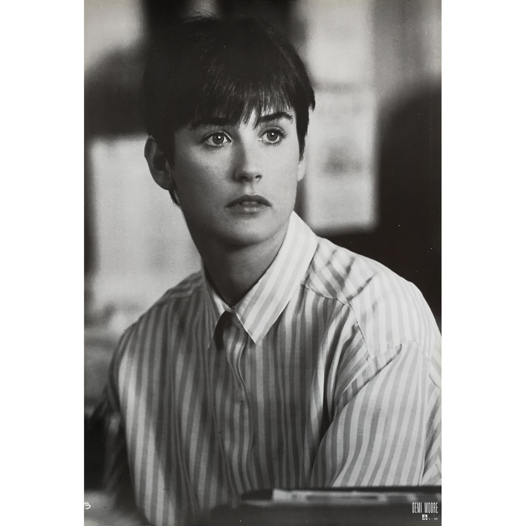 โปสเตอร์ รูปถ่าย ดารา หนัง เดมี มัวร์ Demi Moore - Ghost 1990 POSTER 30”x42” นิ้ว American Actress M