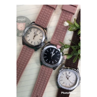 นาฬิกาข้อมือหญิงทรงเหลี่ยม สายยางซิลิโคนอย่างดี  นาฬิกาแฟชั่น Quartz analog ，Fashionทรงปาเต๊ะ