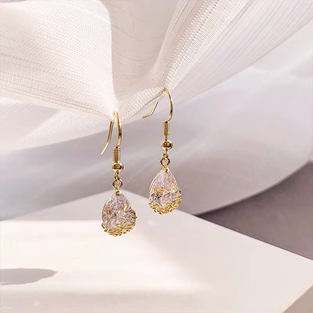 ต่างหู Camilla Diamond Raindrop
