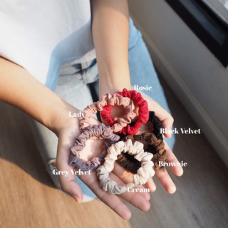 ยางมัดผม ผ้าไหมนุ่มๆ สวยมาก Silky Scrunchies Hair Band  ยางรัดผม ที่มัดผมยางมัดผมน่ารักๆ ที่มัดผมสำหรับผู้หญิง|Hop.Ashop