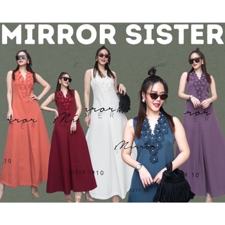 🔖ป้าย Mirrorsister เดรสตัวยาวทรงแขนกุดทรงสวย คอวีแหลมแต่งดอกไม้นูน3Dตอกมุก