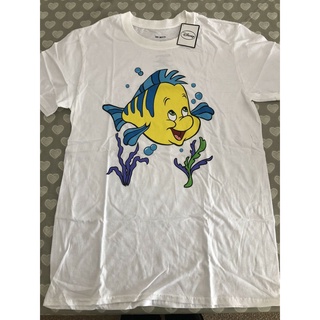 เสื้อยืดผ้าฝ้าย เสื้อยืด พิมพ์ลาย Disney The Little Mermaid Flounder ขนาดกลาง สําหรับผู้ชาย และผู้หญิง