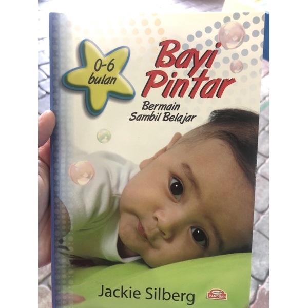 SMART BABY PLAYING WHILE LEARNING