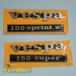 ชุดตราสัญลักษณ์ Vespa Super Sprint ด้านหน้า และด้านหลัง