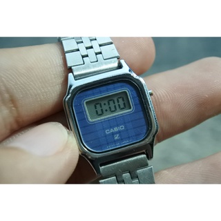 นาฬิกา Vintage มือสองญี่ปุ่น CASIO LF-100ระบบDigital ผู้หญิง ทรงสี่เหลี่ยม กรอบเงิน หน้าสีน้ำเงิน หน้าปัด 22mm