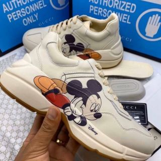 รองเท้าผ้าใบกุชชี่ พร้อมส่ง