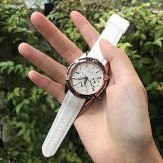 W0562L1,  36 mm. Ladies Dress Elegant,Multi-Function,Gold Tone Case,Silicone สายซิลิโคนขาว งามมากกกกกเว่อ