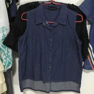 เสื้อยีนแขนกุด Emily denim ไซร้ M อก32-36 มือ2สภาพมือ1