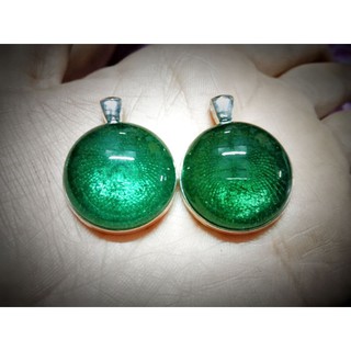 จี้สร้อยคอไหลน้ำพี้สีเขียวมรกต