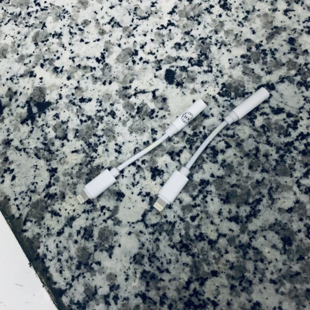 แจ็คโอนหูฟังสําหรับ Lightning iPhone (ไม่รองรับการสนทนา)