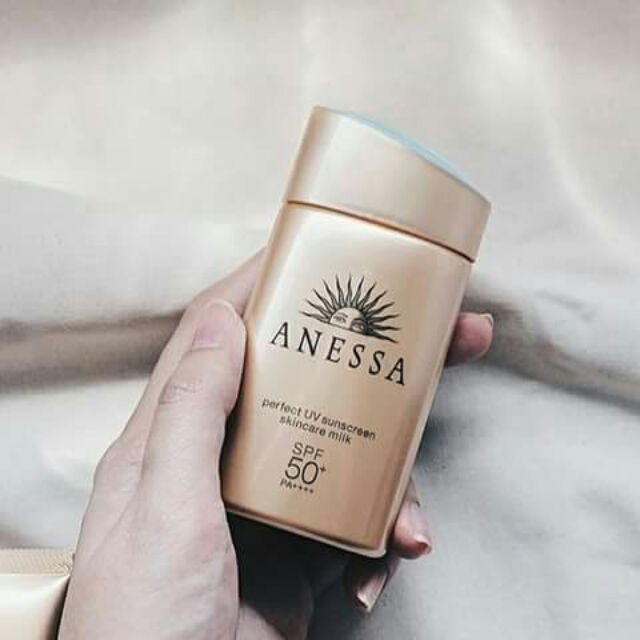 รองพื้น Anessa