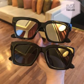Sale GAMT แว่นกันแดด Sunglasses สินค้ามีตำหนิคะ ส่วนใหญ่เป็นรอยขีดๆนะคะ ไม่มีผลกับการมองการใช้งานค่ะ