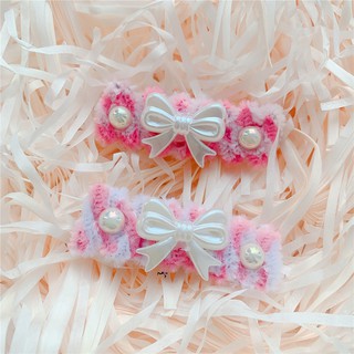 Contrasting pink color square soft girl millennial retro hot girl plush hairpin bow pearl edge clip Showa style