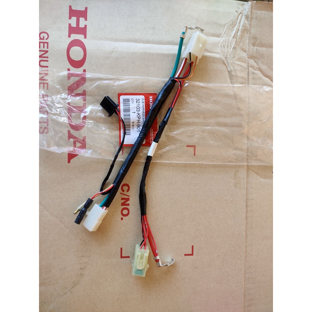 32103-KPH-901ชุดสายไฟพร้อมขั้วแบตเตอรี่รุ่นสตาร์ทมือพร้อมฟิวส์แท้ เวฟ125S,เวฟ125R,1ชุด อะไหล่แท้HOND