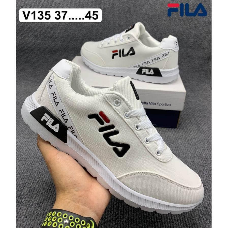 รองเท้าผ้าใบ Fila