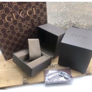 กล่องนาฬิกา Gucci. อุปกรณ์ ครบ