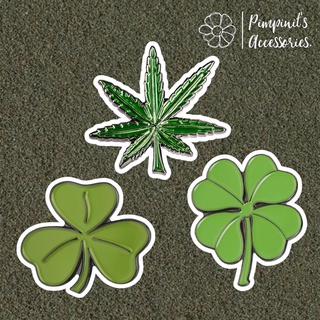 ʕ •ᴥ•ʔ ✿ พร้อมส่ง : เข็มกลัดเซ็ทใบโคลเวอร์สามและสี่แฉก | Cannabis Leaf &amp; 3-4 Leaf Clover Enamel Brooch Pin Set.