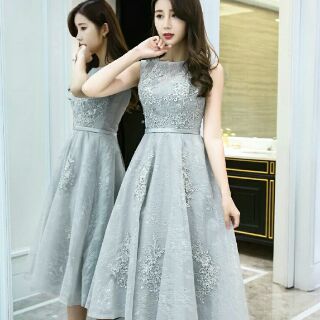 **พร้อมส่ง** ชุดราตรีสีเทาดอกไม้ซีทรู
