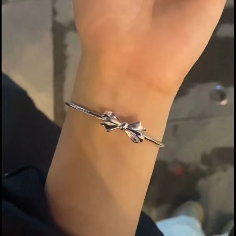 สร้อยข้อมือ ประดับโบว์ สามารถปรับได้ เข้ากับทุกการแต่งกาย แบบเรียบง่าย สําหรับนักเรียนหญิง