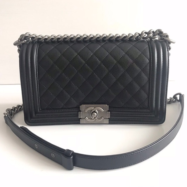 chanel boy 10 caviar