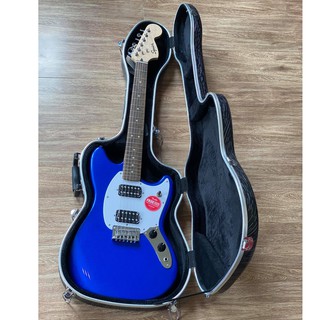 กล่องเคสกีต้าร์ไฟฟ้า St , mustang , IBanez , PRS ใส่กีต้าร์ไฟฟ้า ได้หลายทรง มีกำมะหยี่ป้องกันการกระแทก ตัวล๊อคแข็งแรง