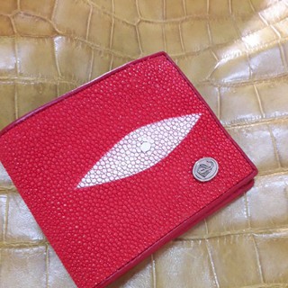 stingray bifold wallet กระเป๋าสตางค์หนังปลากระเบนแท้สีแดง