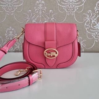 (ผ่อน0%) กระเป๋าสะพายข้าง GEORGIE SADDLE BAG (COACH C3241) IM/CONFETTI PINK หนังแท้ สีชมพู