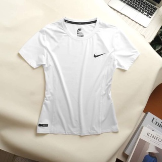 Nike Dri-Fit  เสื้อยืดเทรนนิ่ง ใส่วิ่งออกกำลังกาย