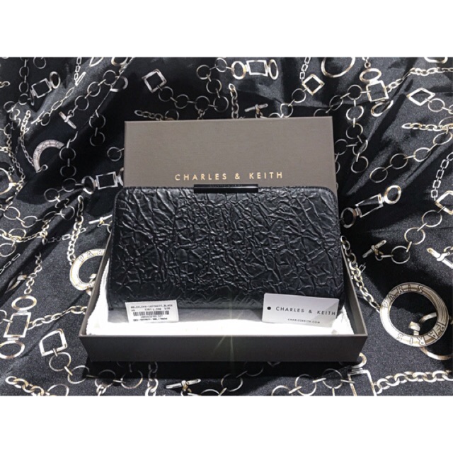 กระเป๋าใส่เงิน ใส่บัตรได้Charles & keith