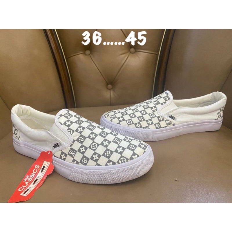 รองเท้าผ้าใบแวน รองเท้าลำลอง (ชายเท้าอูมหรือกว้างควร+เพิ่ม1size)รับประกันสินค้าตรงปกสวย100%