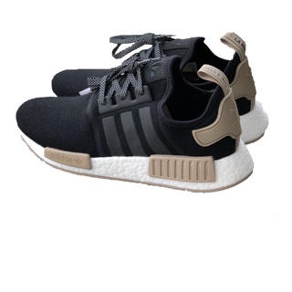 Adidas NMD R1 “ดำปลั๊กครีม wool”