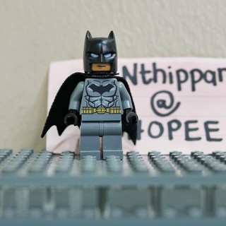 +++ ขาย Lego Batman Grey Suit ผ้าคลุมนิ่ม ธีม Lego Batman จากค่าย DC ของแท้ พร้อมส่ง DC Comics +++ Minifig Minifigure