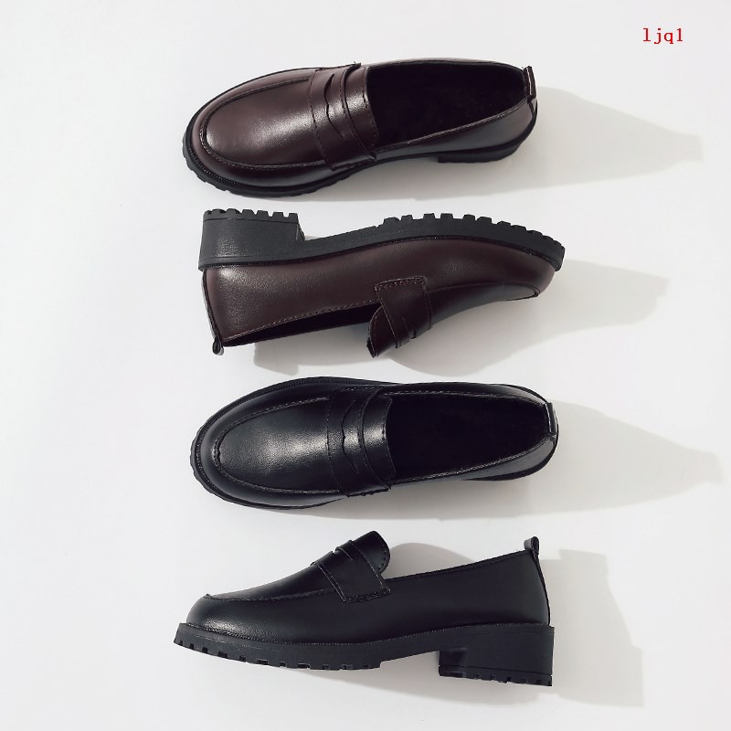 รองเท้าหนังสีดำญี่ปุ่นขนาดเล็ก Mori 2020 สไตล์อังกฤษรองเท้านักเรียน JK รองเท้าส้นเตี้ยนักเรียนส้นหนาทุกคู่