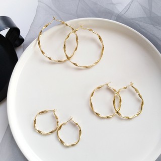 Rrr102 - Twisted hoop earrings ต่างหูห่วงเกลียว เรียบง่ายแต่เก๋ แมทช์ง่ายมากๆ ห่วงเส้นผ่าศูนย์กลาง 3cm