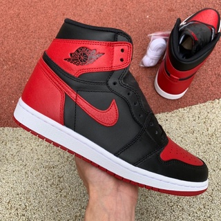 [LJR] Air Jordan 1 OG Banned AJ1 รองเท้าผ้าใบลําลอง สําหรับผู้ชาย สีดํา สีแดง 555088-001