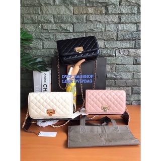 CHARLES &amp; KEITH QUILTED CLUTCH แท้💯%