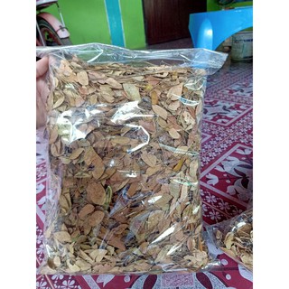 ใบฉำฉาหรือใบกล้ามปูตากแห้งของใหม่น้ำหนัก500กรัม