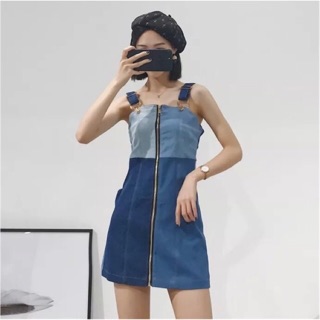 Denim Mini Dress ชุดมินิเดรสตัดต่อสลับสี รูดซิปด้านหน้า เนื้อผ้ายีนส์เทียมแบบบาง ใส่ชิลล์ๆสบายๆ ปรับความยาวสายได้