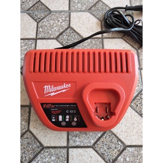 แท่นชาร์จแบตmilwaukee12V