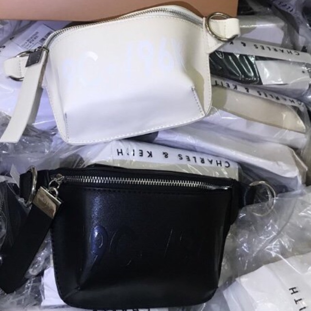 กระเป๋าท้อง CK******