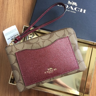 กระเป๋าคล้องมือ Coach ไซส์ s