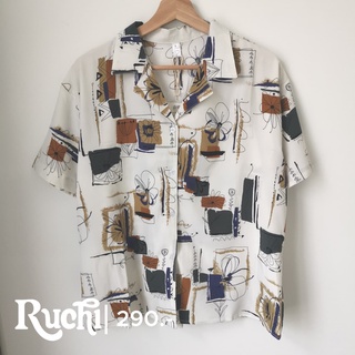 RUCHI 🤎 เชิ้ตแขนสั้น ผ้าพริ้วๆ เสื้อฮาวาย picasso ผ้าไม่ค่อยยับ ลายกราฟฟิก สีขาวออฟไวท์ ปกฮาวาย น่าร้าก