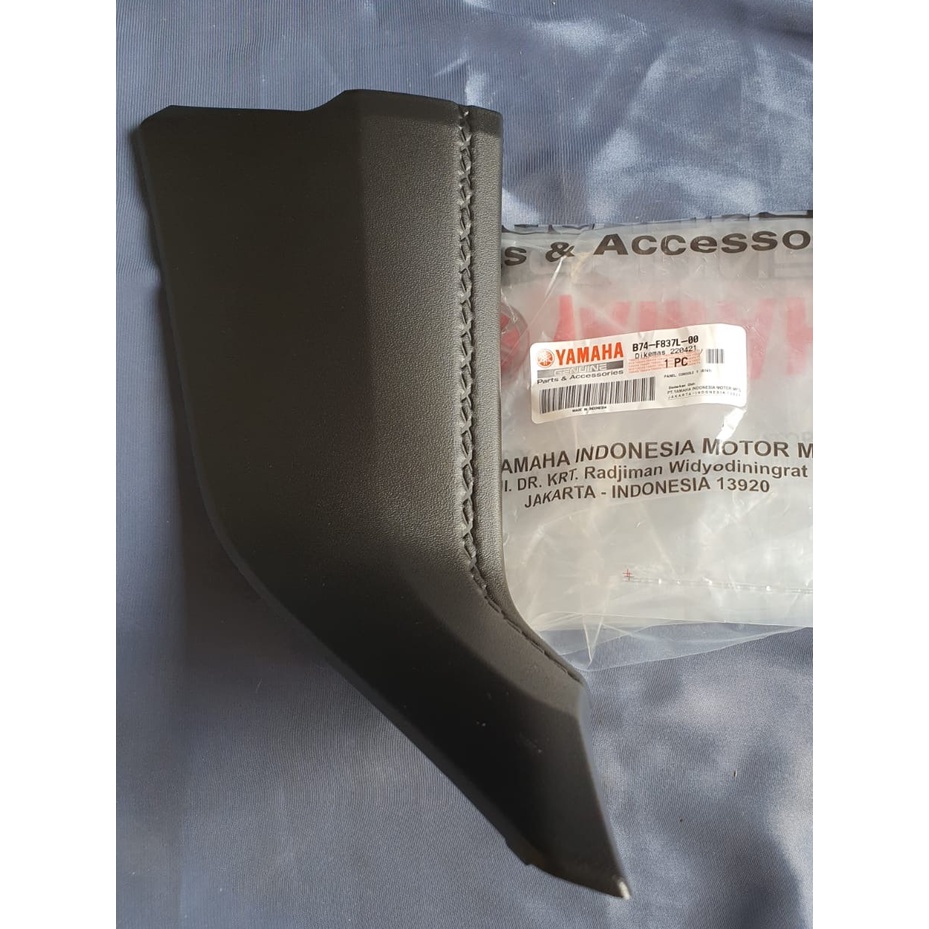 ซ้าย CONSOLE PANEL XMAX 250 ORIGINAL YAMAHA B74-F837L-00