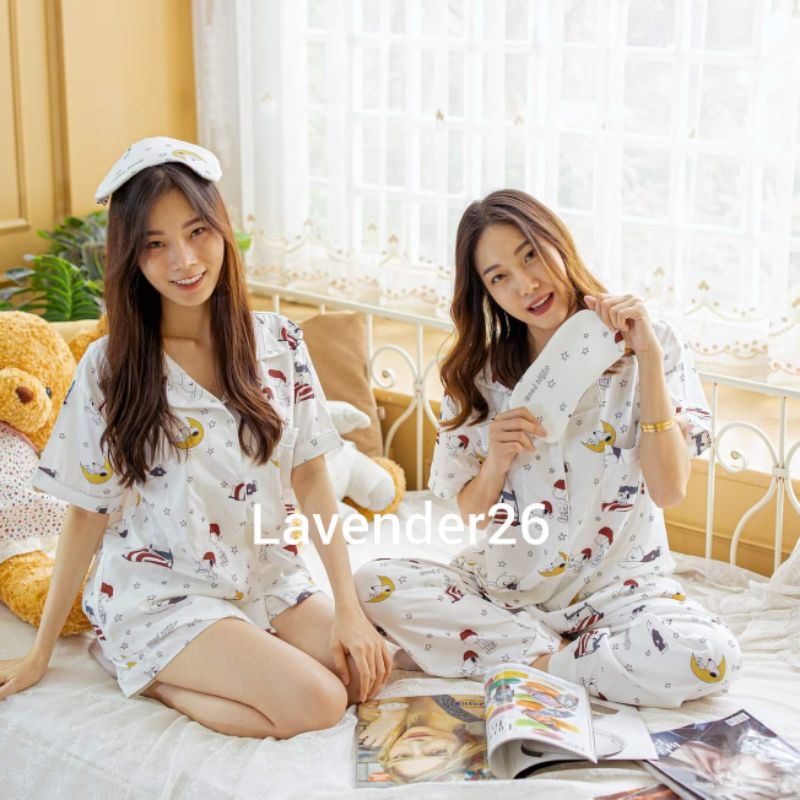 Lavender Snoopy สนูปปี้จอมซนมาพร้อมกับชุดนอนพระจันทร์พื้นขาวน่ารักมาก