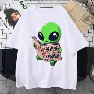 Fy เสื้อยืดลําลอง แขนสั้น คอกลม พิมพ์ลาย Believe In Yourself Alien Is Reading 3D โอเวอร์ไซซ์ แฟชั่นสําหรับผู้ชาย ผู้หญิง