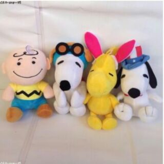 ตุ๊กตาติดรถ มีตัวจุ๊บ สำหรับติดกระจก ลาย สนู๊ปปี้ (SNoopy) เซ็ตละ 4 ตัว ขนาดสูง 8 นิ้ว