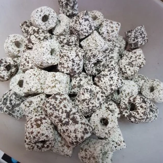หินดูดกลิ่นตู้ปลา​ มีรูตรงกลาง​ ใช้กรองตู้ปลา Ceramic Ring เซรามิค ริง สำหรับกรองน้ำบ่อปลา มีรูพรุน/ผิวเรียบ