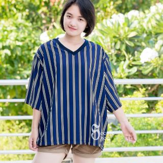 NAVY Line V-neck Oversize Top