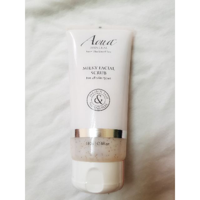 Milky Facial Scrub Aqua Mineral