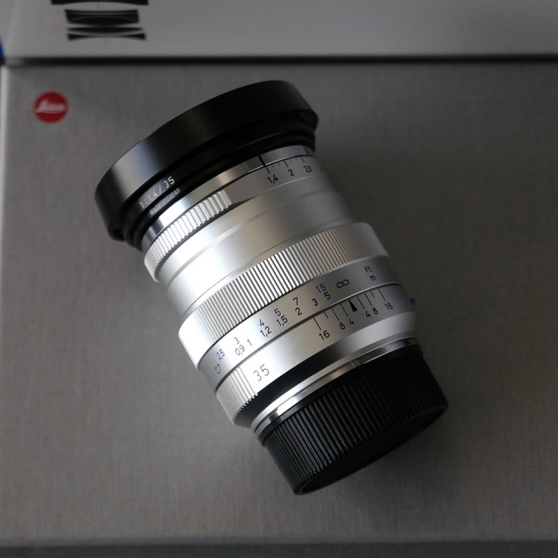 ( Used!! ) Carl Zeiss 35  F1.4 Distagon T* ZM Silver < Mint >